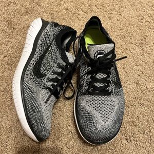 Nike Free RN Flyknits Shoes